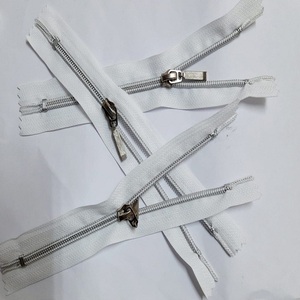 Fabricantes de Cierres al por Mayor Ecológicos # Cremallera de nailon de 5 hilos con extremo cerrado para uso en prendas de vestir, con plazo de entrega de muestra de 7 días desde el origen. - Product Image 3