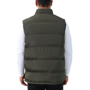 Gilet d'hiver matelassé léger pour homme en toile avec logo personnalisé, vêtement d'extérieur décontracté, couleur unie, fabriqué au Pakistan - Product Image 2