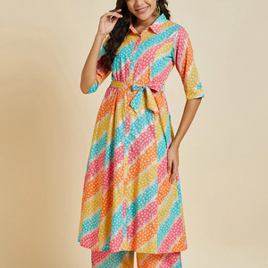 Vêtements ethniques indiens de qualité supérieure pour l'exportation, ensemble kurta et pantalon palazzo en coton imprimé Bandhani multicolores, prêt-à-porter pour femmes - Product Image 1