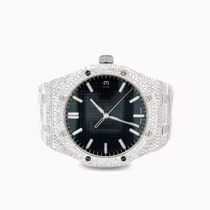 นาฬิกาแฟชั่นสำหรับผู้ชายสีขาวมอสซิเนตพร้อมสายรัดโลหะปรับได้ - Product Image 1