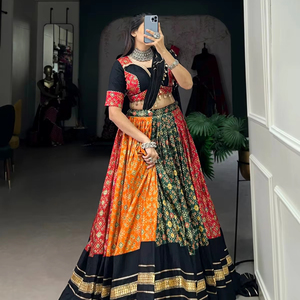 Dola Traditional Navratri Collection Soie Pur Coton Feuille Imprimé et Paillettes Dentelle Toucher Tradition Colorée - Product Image 3