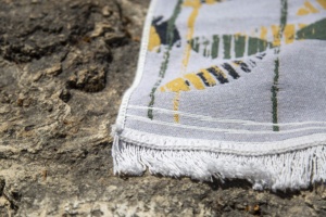 Alfombra Reversible 70% algodón reciclado 25% poliéster 5% viscosa sostenible - Product Image 2