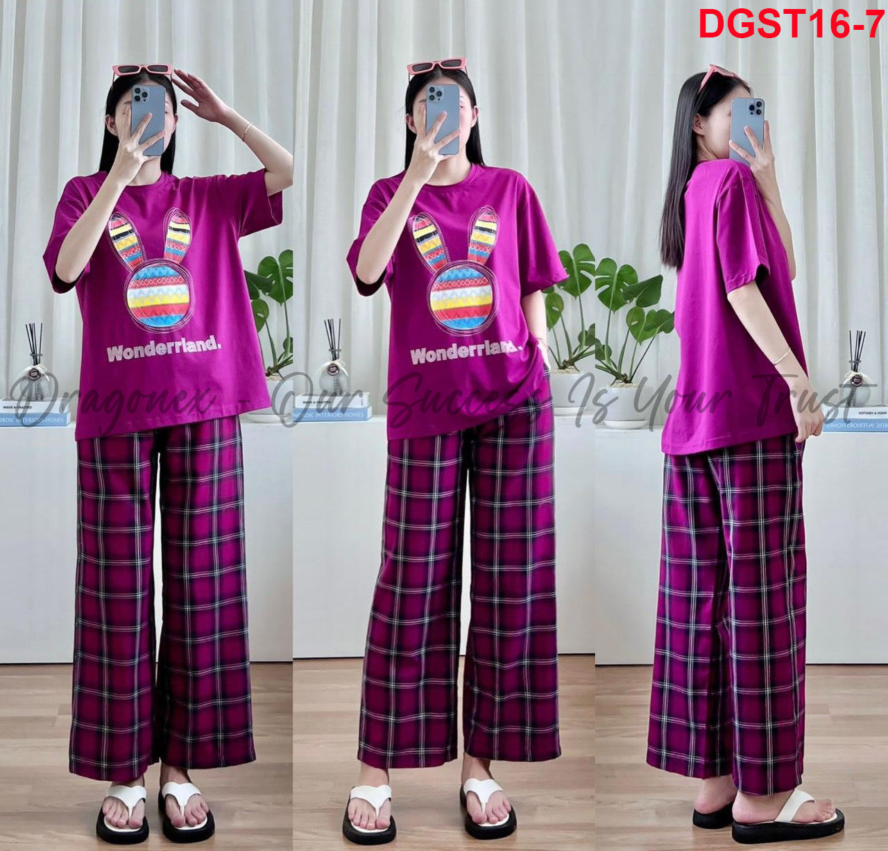 สีแดงม่วง