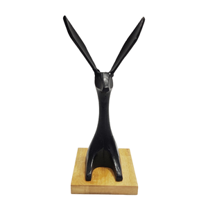 Grande sculpture d'oreille en aluminium plaqué noir pour la décoration de la table et de la maison. - Product Image 1