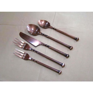 Cuillère de service en acier inoxydable plaquée argent Cuillère stable de qualité Compo Cuillère de luxe à fente pour le dîner et le restaurant Ensemble de couverts - Product Image 5