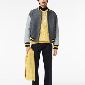 Veste universitaire pour homme avec broderie sur les manches, patchs en chenille personnalisés tendance, corps en laine avec cuir contrasté, logo OEM - Product Image 2