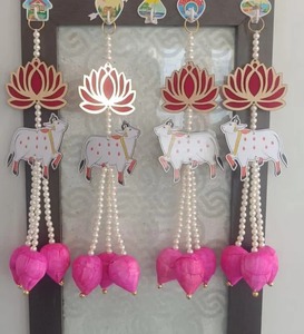 Hecho a mano MDF Lotus vaca pared colgante perla Latkan para el Templo del hogar, decoración del festival indio, puerta Toran, Gokulashtami y decoración de Diwali - Product Image 4
