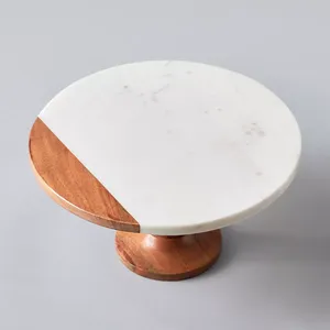 Présentoir à gâteau moderne contemporain finition dorée au design martelé pour hôtel et café de fête d'anniversaire - Product Image 3