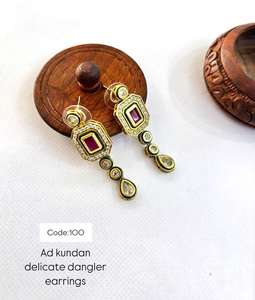 Auténticos pendientes de perlas indias Kundan Jhumka con trabajo elegante Meenakari tachonado con perlas para fiestas de bodas - Product Image 5