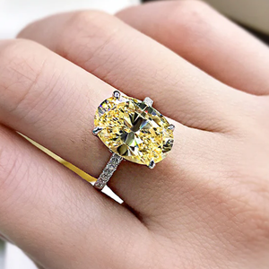 Nouvelle conception, diamant de laboratoire de forme ovale fantaisie jaune de 2 carats, solitaire avec anneau de fiançailles en or blanc 14 carats pour femmes - Product Image 3