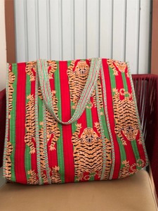 Sac fourre-tout en tissu de coton imprimé animal pour femmes Le Souvenirs, doublure en toile, fermeture éclair, poches intérieures, taille 18 pouces, vintage - Product Image 5