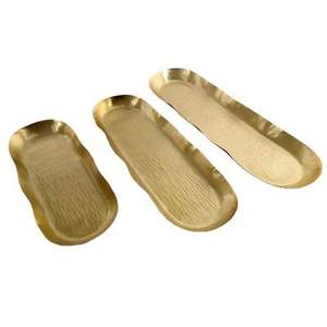 Plateau de service en laiton exquis avec une touche luxueuse, idéal pour les dîners de vacances, les mariages ou les buffets d'hôtel. - Product Image 5