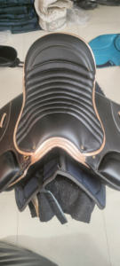 Silla de Montar Inglesa Profesional de Cuero para Endurance con Arco de Madera y Doble Banda Abdominal para Entrenador de Equitación - Product Image 2