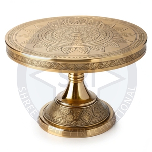 Matériel en laiton décoratif en métal de support de gâteau de style contemporain - Product Image 1