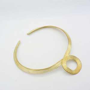 Collar de Gargantilla Étnico Tribal de Latón con Múltiples Hilos, Flexible, Moderno, Dorado, para Boda - Product Image 1