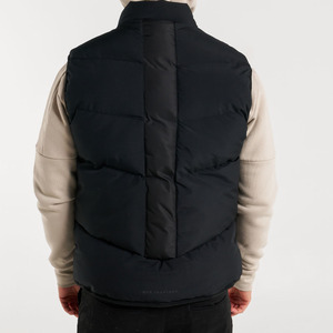 Man Jacket <b>Mid</b> Grey Gilet Modern <b>Layering</b> Piece with Funnel Neck, Functional Side Pockets and Versatile Styling for All Seasons - Product Image 4