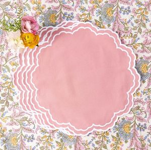 Manteles individuales de lino hechos a mano, trabajo bordado en patrones florales, añadiendo calidez y sofisticación a su decoración de comedor - Product Image 6