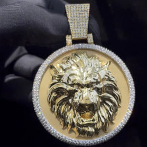 Offre spéciale Collier pendentif hip-hop serti de diamants en moissanite VVS avec pendentif lion rugissant en argent 925 plaqué or - Product Image 1
