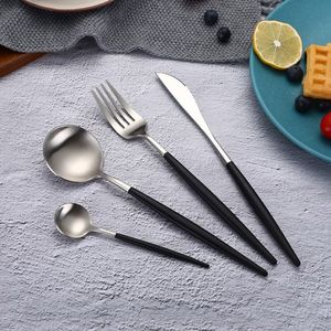 Ensemble de couverts en acier inoxydable de qualité supérieure avec finition dorée conçu pour un usage quotidien et une salle à manger formelle et un style élégant - Product Image 5