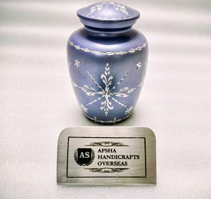 Cercueil funéraire en laiton/aluminium de style américain avec diamant violet et gravure argentée pour le stockage des cendres funéraires - Product Image 1