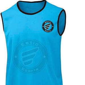 Nuevos Baberos deportivos de malla Reversible para jóvenes, chaleco de entrenamiento de fútbol de baloncesto con logotipo personalizado, Baberos de fútbol Pinnie Unisex - Product Image 2