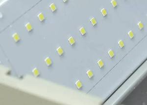 Lampe de travail LED extérieure étanche 40W 3000K blanc chaud IP68 projecteur haute luminosité pour jardin de garage de cour - Product Image 5