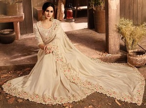 Evergreen Design, dernier fabricant de saree et de chemisiers en soie brodée scintillante de Surat, Inde - Product Image 6