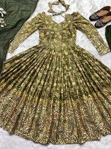 เสื้อ Anarkali ทำจากผ้าไหมพิมพ์ลายดิจิทัล Rambo และ Rambo Sequette จากนักออกแบบชาวอินเดียดั้งเดิม - Product Image 4