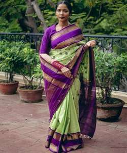 Saris Pattu pour mariage avec Banarasi Work et Readymade Blouse en georgette fantaisie et tissu organza - Product Image 1