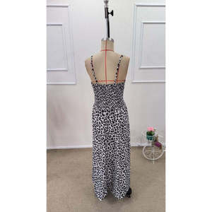 Robe longue maxi pour femme Jane's, à bretelles spaghetti, col cache-cœur, imprimé léopard, taille élastique, en tissu tricoté de qualité supérieure, pour un usage décontracté - Product Image 6