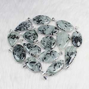 Colgante de Piedra Preciosa de Jaspe Kiwi Unisex de Alta Calidad, Bisel Plateado de Alta Calidad, Joyería de Estilo Bohemio para Regalo - Product Image 1