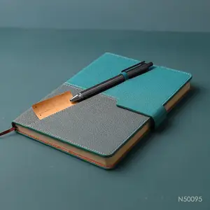 Quaderno per pianificatore personalizzato con copertina rigida in similpelle con magnete e portapenne