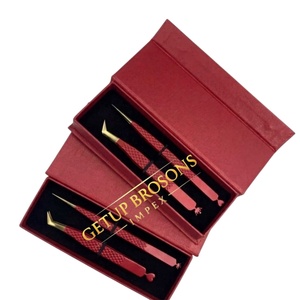 Nouvelles pinces à extensions de cils russes à volume, revêtement en poudre rouge, pointe dorée longue et droite, différents motifs de découpe, outils de beauté - Product Image 1