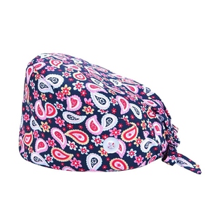 Inspire Line Bonnet de gommage en tissu de coton doux Design réglable Option de logo personnalisable pour les uniformes hospitaliers des travailleurs de la santé - Product Image 5
