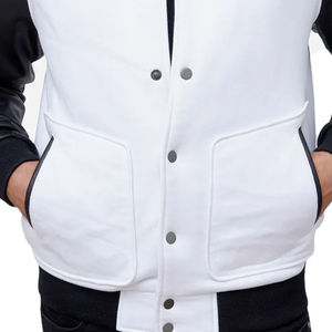 Chaqueta Lisa negra Premium de alta calidad con logotipo personalizado del fabricante para hombre con bordado de mangas de cuero universitario - Product Image 3