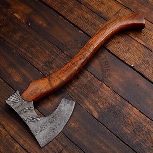 Hache en acier Damas faite à la main de haute qualité, hache à barbe en acier Damas forgé avec manche en bois de rose et étui en cuir - Product Image 4