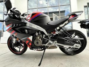 มอเตอร์ไซค์ Aprilies RS 457 Base รุ่นปี 2025 สภาพดี พร้อมขาย มีการรับประกัน ใช้ขับขี่บนถนนได้ถูกกฎหมาย - Product Image 2