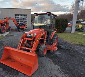 Tracteur compact Kubota LX3310HSDC 4WD 2022 avec 33 CV, 170 heures, cabine, chargeur et tondeuse - Product Image 5