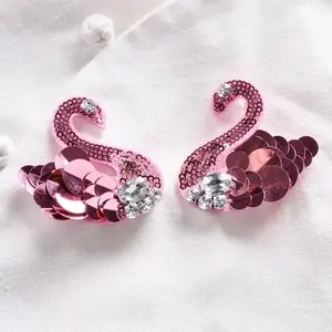 Écusson de broderie en fer personnalisé en gros brodé d'appliques de perles à paillettes personnalisées pour vêtements - Product Image 1