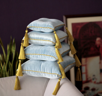 Coussins carrés en velours bleu pour bébé personnalisés avec glands dorés pour la décoration intérieure ou l'utilisation d'un hôtel taies d'oreiller et taies de coussin