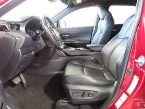 Venza X-LE LHD 2022 Usado en Buen Estado - Product Image 2