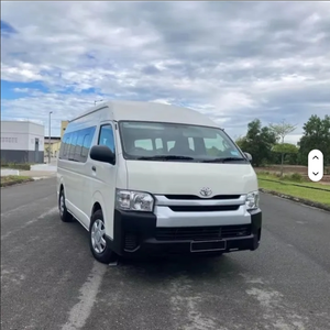 Precio Accesible, Bajo Kilometraje, AUTO USADO T0Y0TA Hiace Van, Autobús de 15 Plazas - Product Image 3