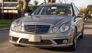 Mercedes-Benz E63 AMG Break 2007 d'occasion en bon état, moteur V8 de 6,2 litres, pack Premium 1 - Product Image 2