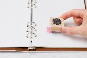 Excellente qualité merveilleux coût bois timbre couleur papier dos pas d'encre pénétrer 17mm fournitures scolaires personnalisées - Product Image 5