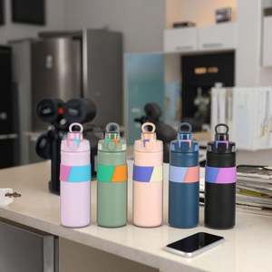 Bouteille d'eau portable personnalisée de 500 ml, résistante aux chocs, en acier inoxydable, thermos sportif sous vide avec couvercle à anneau de levage - Product Image 1
