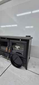 Poêle à bois de luxe Dorello avec four, portes en verre, thermomètre, poignées en bois - Product Image 4