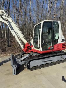 Mini-pelleteuse Takeuchi d'occasion Poids de fonctionnement de 12 tonnes Type chenille Moteur Boîte de vitesses Pompe à engrenages Moteur Roulement Composants PLC 0.2m - Product Image 3