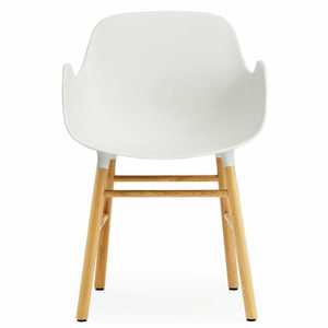 Chaise en plastique de design scandinave BFG031 avec accoudoirs et pieds en chêne - Product Image 2