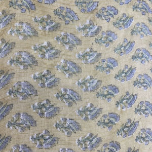 Tela de Algodón Beige Pequeña con Estampado Floral Minimalista Hecho a Mano - Product Image 1