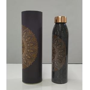 Bouteille d'eau en cuivre artisanale au design unique et élégant, bouteille d'eau en cuivre de haute qualité pour la maison et les voyages - Product Image 1